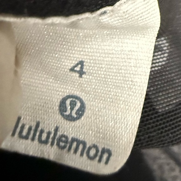 Lululemon speed up bra with mesh racerback—size 4 - Picture 5 of 6